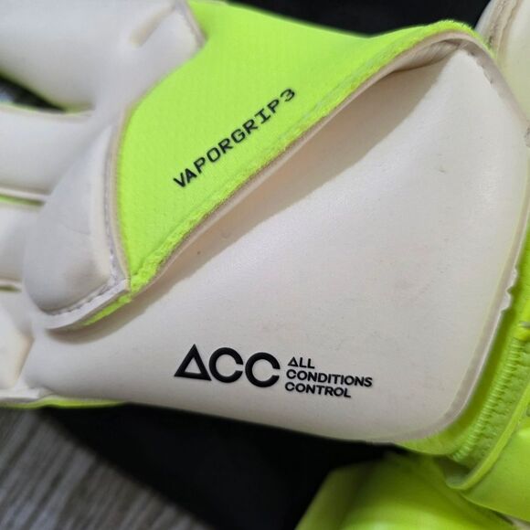 Nike Vapor Grip3 Goalkeeper Gloves Volt Black Soccer Goalie HQ0304-702 Sz 10 New - Picture 4 of 9
